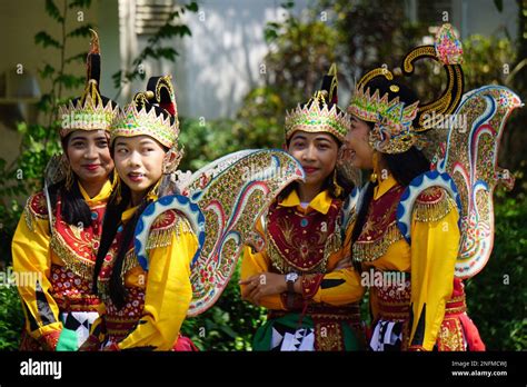 Indonesian Perform Jaranan Pegon Dance Stock Photo Alamy