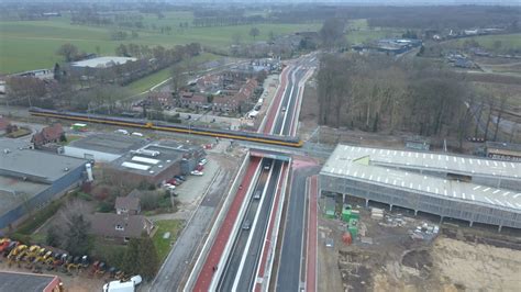 Eerste Autos Rijden Door Nieuwe Harselaartunnel Barneveldse Krant