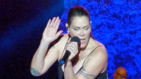 Beth Hart Caught Out In The Rain Youtube