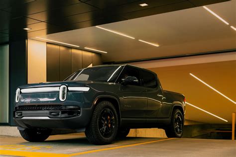 2025 Rivian R1s And R1t Combine Tired Looks With New Tech And More