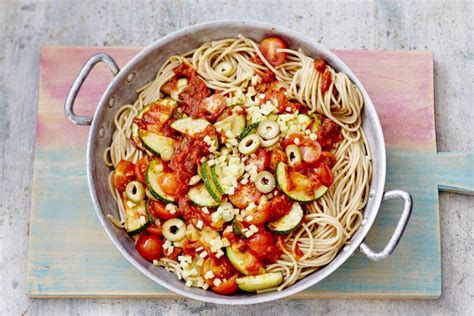 Spaghetti Met Tomatensaus En Courgette Recept Allerhande Albert