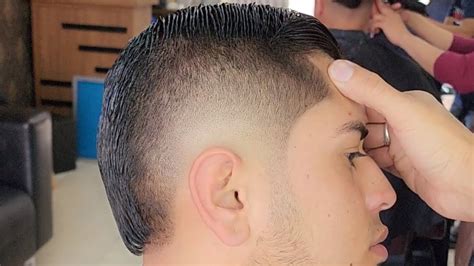 Corte De Cabello Desvanecido Mohicano Paso A Paso Para Hombre En