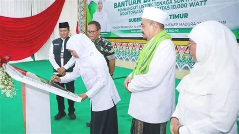 Berkunjung Ke Sumenep Gubernur Jatim Khofifah Resmikan Plts Atap