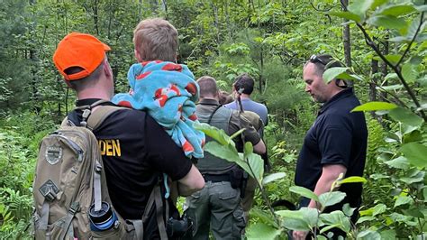 Maine Wardens K 9 Rescue Lost Siblings In Phillips Woods