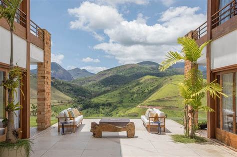 Tijolos Madeira E Vidro Em Uma Casa Vista Para As Montanhas Casa