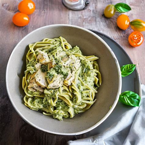 Pâtes crémeuses au poulet au pesto