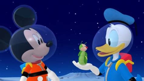 Watch: Glowing Glow Worm | Space Captain Donald