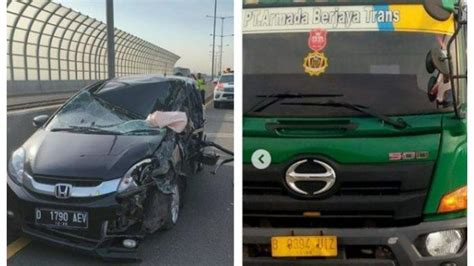 Kecelakaan Hari Ini Di Tol Tanjung Priok Mobilio Ringsek Dihantam