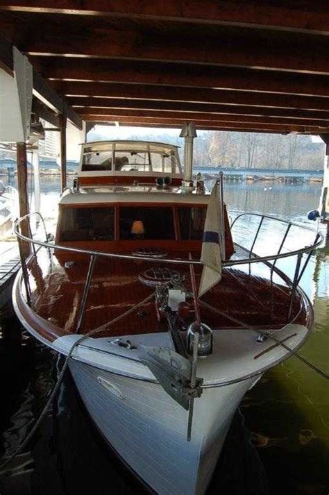 1949 Chris Craft Double Cabin Cruiser