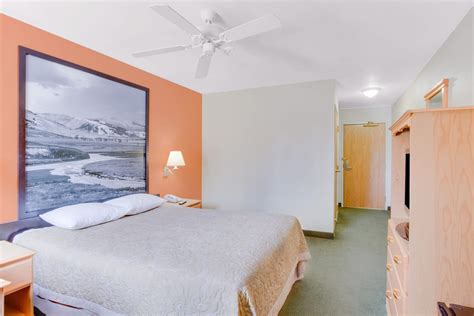 Super 8 by Wyndham Cooke City Yellowstone Park Area | Cooke City, MT Hotels