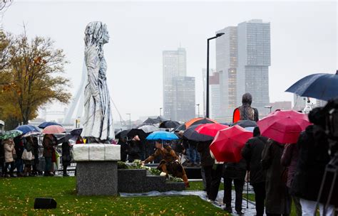 Onthulling Razzia Monument Rotterdam Razzia Monument Rotterdam