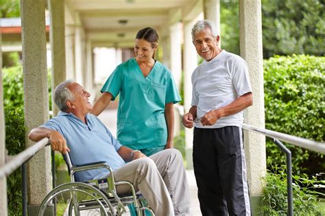 Tips for Choosing the Right Senior Care Facility | Avacare Medical Blog