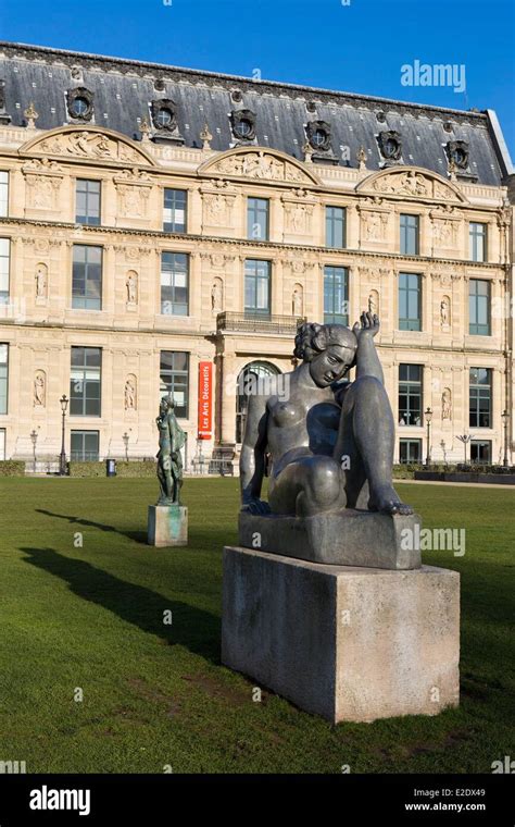 Francia Paris Montagne Escultura Aristide Maillol En El Jardin Du