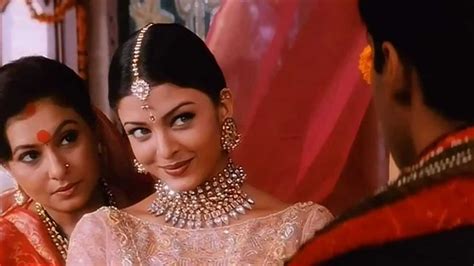 Aankhon Ki Gustakhiyaan Hum Dil De Chuke Sanam Youtube