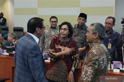 Menkeu Targetkan Pendapatan Negara Naik Rp21 Triliun Pada RAPBN 2024