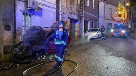 Youtg Net Paura A Burgos Auto Distrutta Dalle Fiamme Dentro C Era