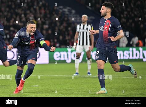 PARIS FRANCE NOVEMBER 28 Kylian Mbappe Of Paris Saint Germain