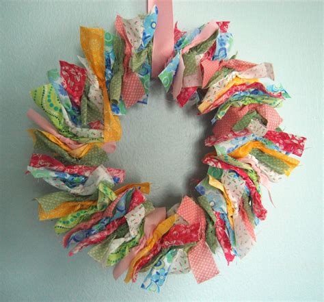 Double Stitching Handmade Christmas Scrappy Wreath Tutorial