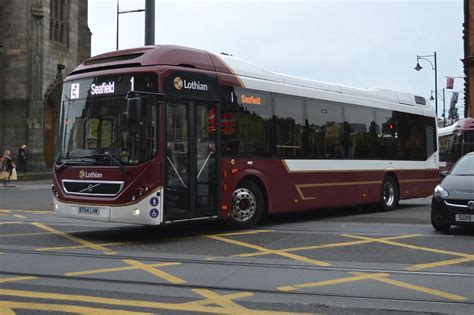 Lothian Buses Volvo H Bt Lhw Edinburgh Lothian B Flickr