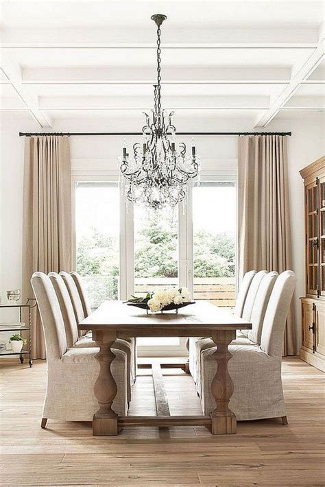 17 Marvelous Dining Room Designs With Beautiful Chandelier