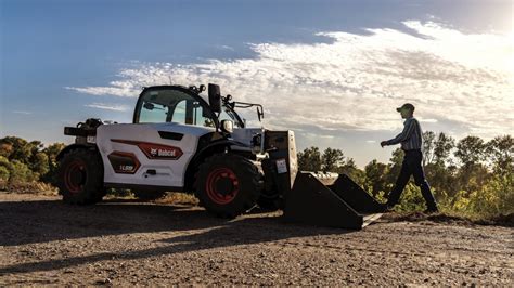 Operability Features Shine In Bobcats Latest Compact Telehandler