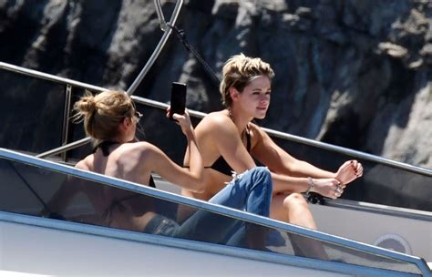 Kristen Stewart Caught By Paparazzi Topless And Bikini Thefappening Link