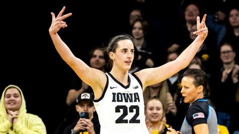 Iowa S Caitlin Clark Sets Ncaa Women S All Time Scoring Record Yardbarker