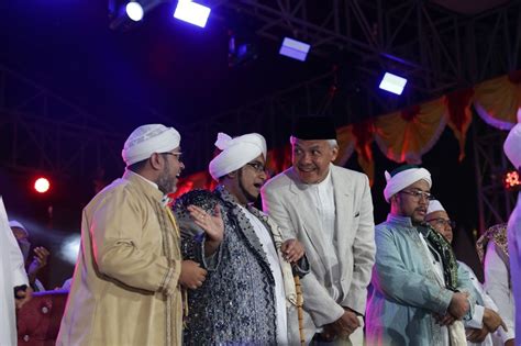 Ganjar Didoakan Cita Citanya Terkabul Saat Hadir Di Milad Ke 28 Majelis