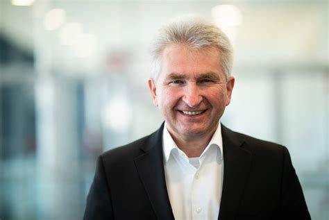 Nrw Wirtschaftsminister Andreas Pinkwart Pr Sentierte Schwache Zahlen