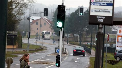 Ils Passent Au Vert Si Vous Respectez La Vitesse Les Feux