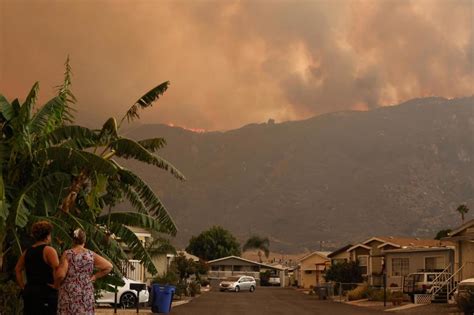 Tres Grandes Incendios Forestales Arrasan Sin Control El Sur De California