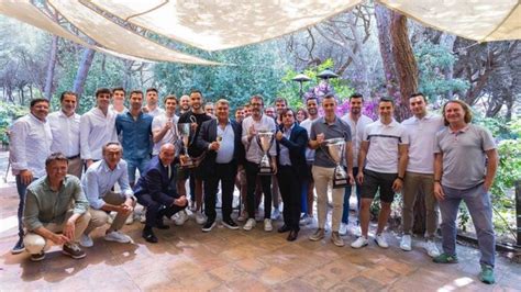 El Barça celebra la OK Liga con una comida presidida por Joan Laporta