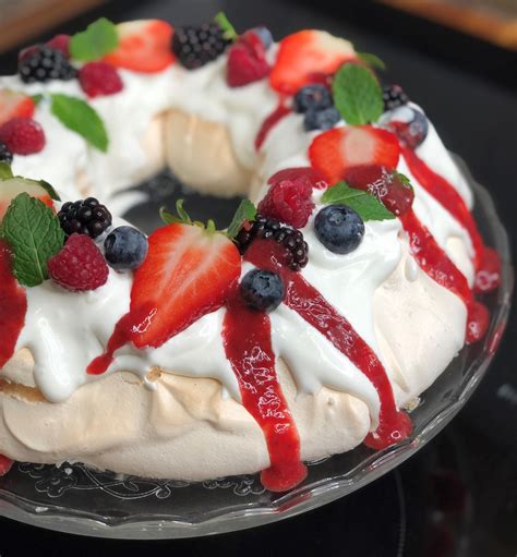 Pavlova De Frutos Vermelhos Receita Lia S Kitchen