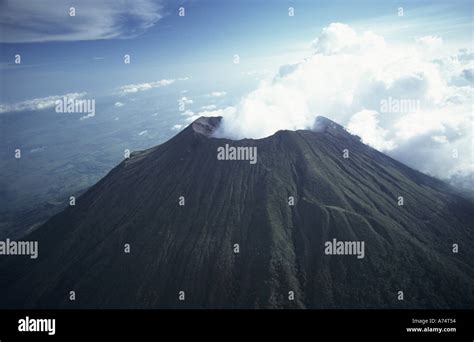 San salvador volcano hi-res stock photography and images - Alamy