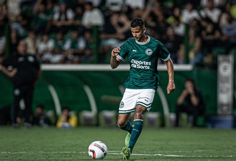 Z Ricardo Fala Sobre Primeiro Gol Pelo Goi S Mas J Pede Foco Na