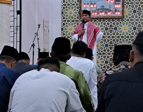 Salat Id Di Masjid Al Muttaqin Bupati Zukri Serukan Masyarakat Bantu