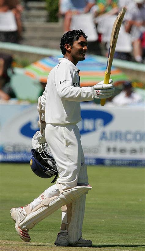 Dinesh Karthik acknowledges the cheers from the crowd | ESPNcricinfo.com