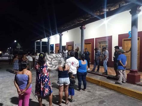 Informe De Trabajo En Coetzala Fallido Pueblo Enojado Persigui A