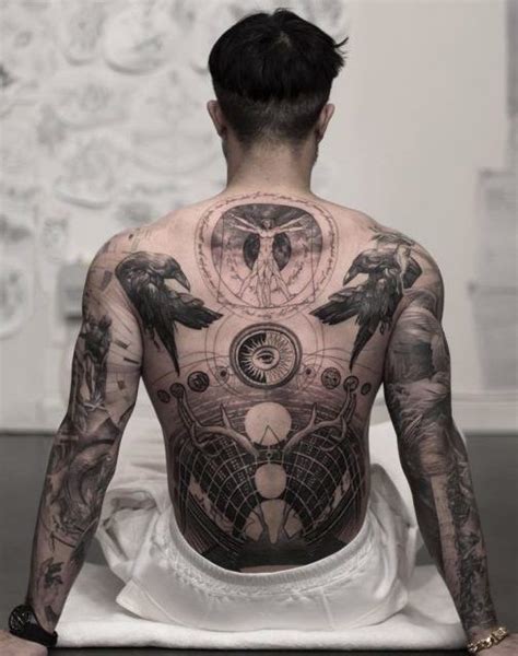 Incroyables Tatouages Dans Le Dos Pour Homme En Tatouage Dos