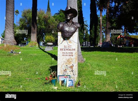 Los Angeles California Burt Reynolds Grave At Hollywood Forever