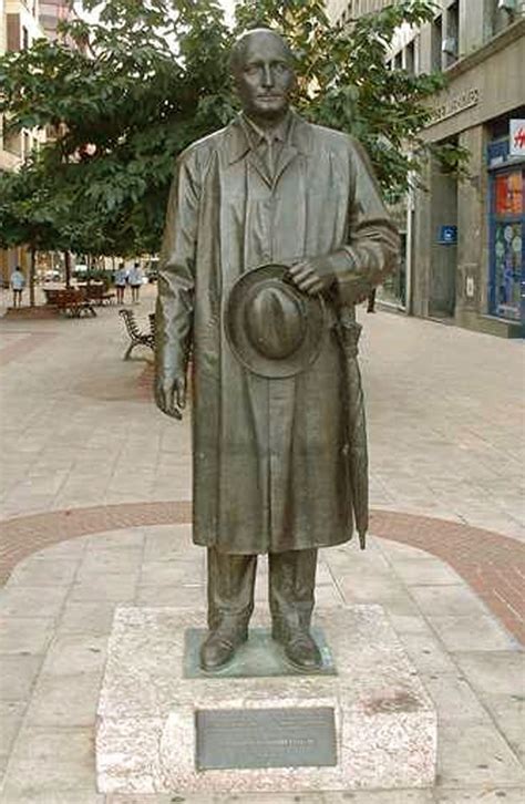 Monumento A Jos Antonio Aguirre Por El Escultro Francisco L Pez