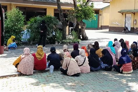 Spsi Pastikan Kawal Hak Buruh Dua Pabrik Rokok Di Kota Blitar Pailit