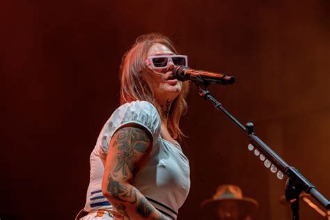 Elle King Postpones Shows Following Hammered Opry Performance