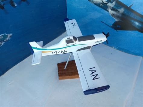 Miniatura De Aviao Maquete Em Resina Ipanema Embraer Branco