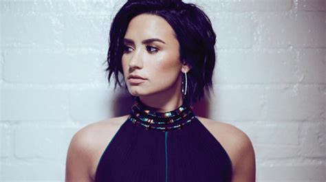 Demi Lovato Lança Música Nova E Abre Turnê Vinda Ao Brasil Sobe No Telhado Vírgula