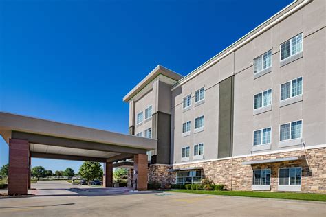 La Quinta Inn & Suites by Wyndham - Tulsa - Catoosa Route 66 | Catoosa, OK Hotels