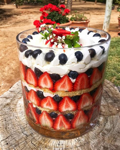 Trifle De Fresas COMIENDO CON REYES