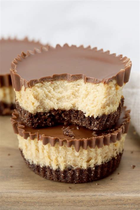 Mini Peanut Butter Cup Cheesecakes The Toasty Kitchen