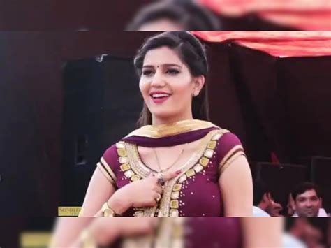 Sapna Choudhary Oops Moment On Stage Live Show Sapna Desi Queen Sexy