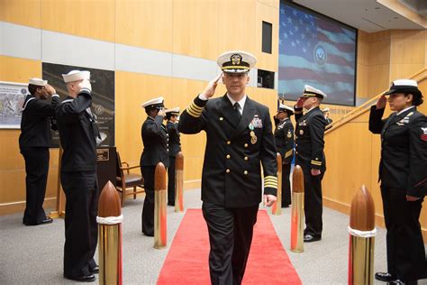 Navy Element Command At Defense Intelligence Agency Changes Hands